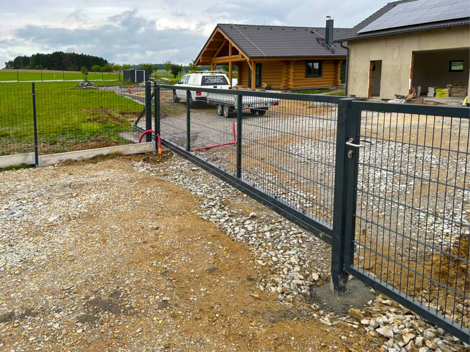 Fotografie brána s pohonem Ploty Dobrý